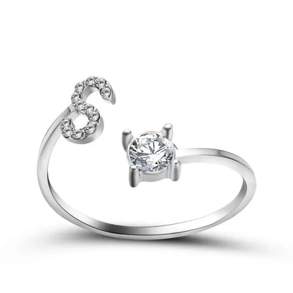 Bague en diamant personnalisée avec initiale délicate