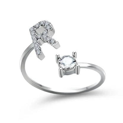 Bague en diamant personnalisée avec initiale délicate
