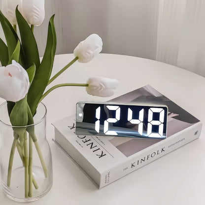 Smart Wake Up Clock with Sunrise Simulation Display
