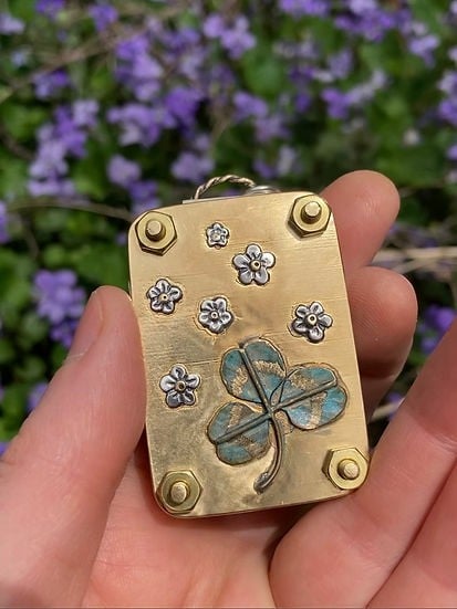 Small Floral Press Kit - Halri