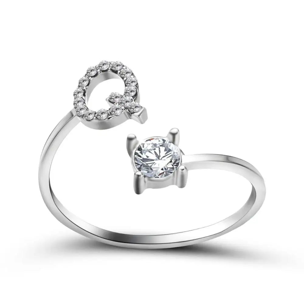 Bague en diamant personnalisée avec initiale délicate