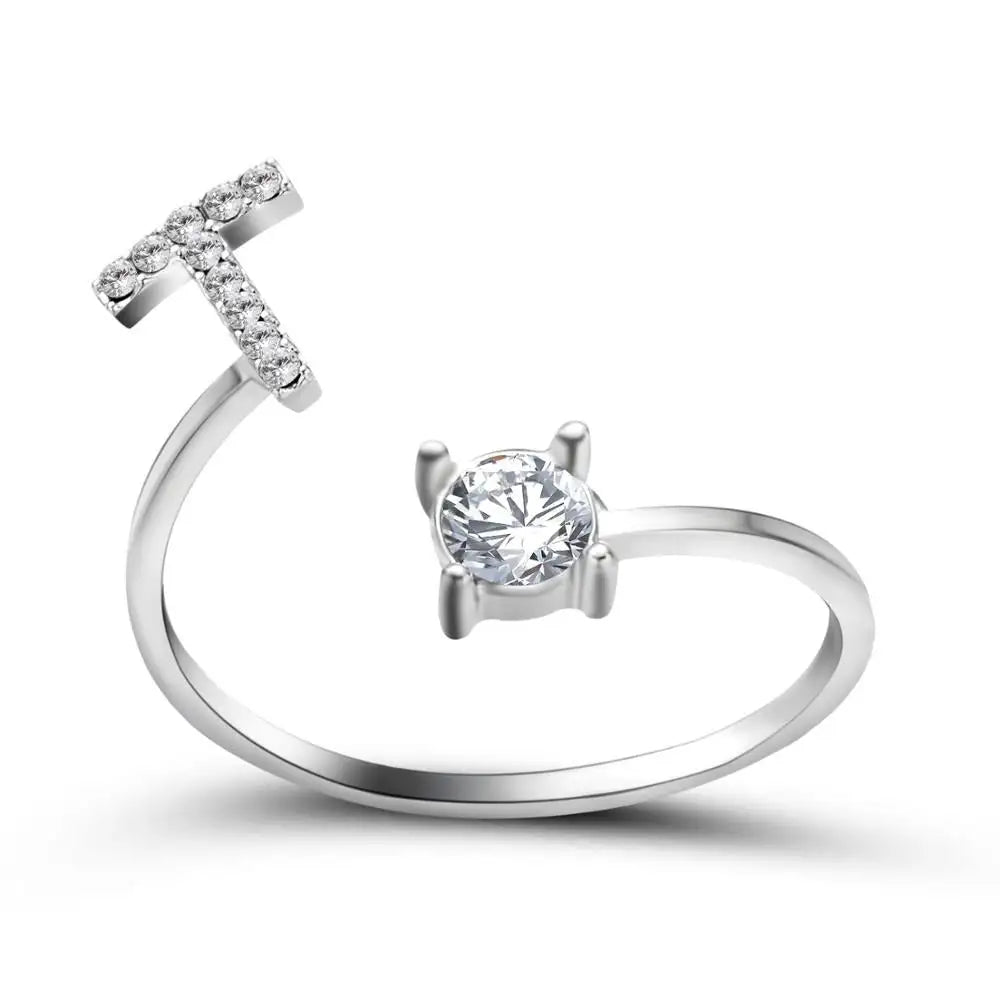Bague en diamant personnalisée avec initiale délicate