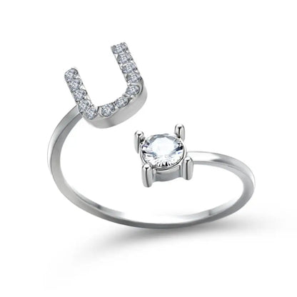 Bague en diamant personnalisée avec initiale délicate