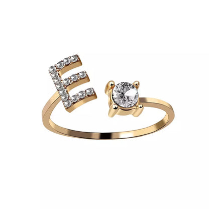 Bague en diamant personnalisée avec initiale délicate