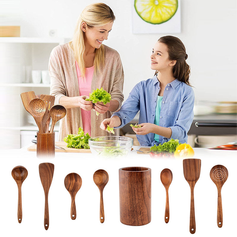 Ensemble d'ustensiles de cuisine en bois naturel 