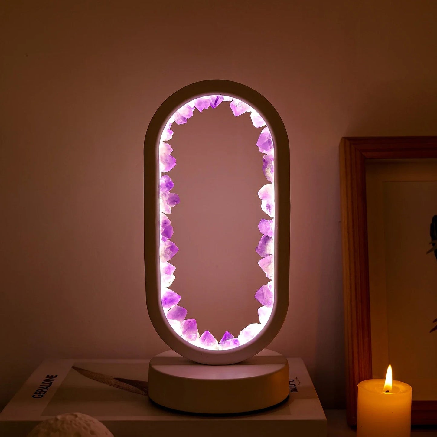 Lampe de table en pierre précieuse violette