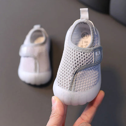 Baskets confortables et adhérentes pour enfants