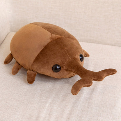 Adorables peluches scarabées marrons mignons
