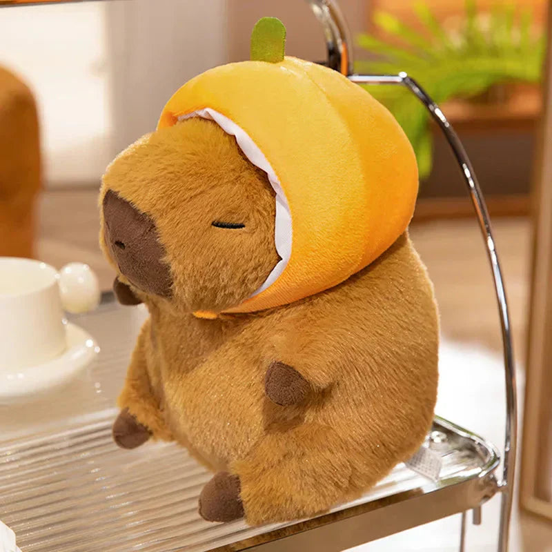 Mignonne grosse peluche capybara avec chapeau