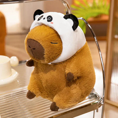 Mignonne grosse peluche capybara avec chapeau