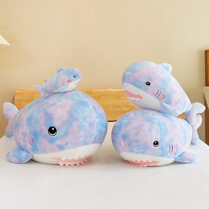 Peluche requin colorée et douce
