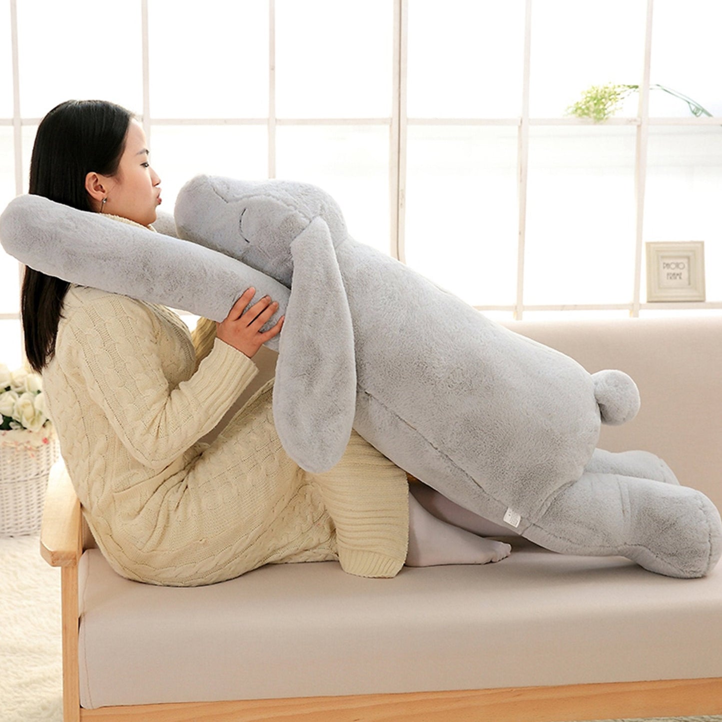 Gros lapin en peluche tout doux