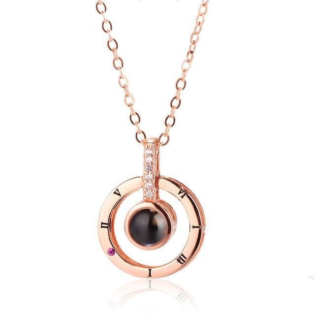 Collier pendentif romantique multilingue