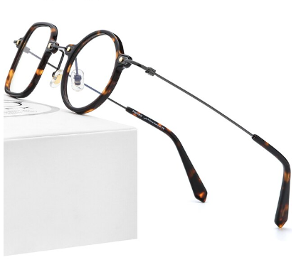 Lunettes en titane tendance et uniques